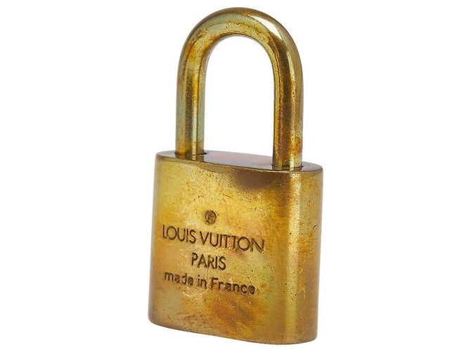 Juego de Llaves de Candado Louis Vuitton Accesorio Dorado Metálico - vista 3