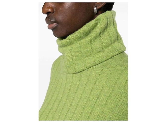 Suéter de cuello alto de cachemira verde con punto de ochos y canalé Chanel de los 90 - vista 2