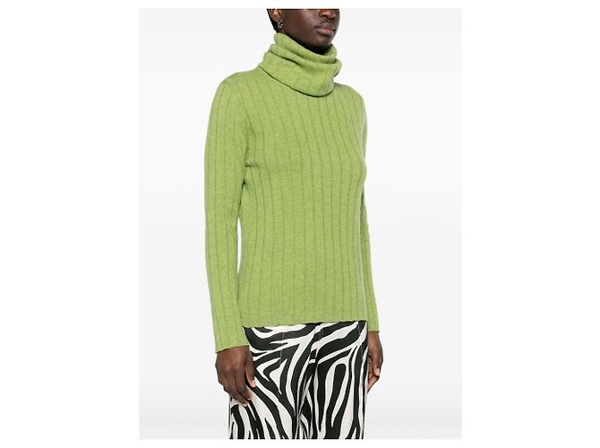 Suéter de cuello alto de cachemira verde con punto de ochos y canalé Chanel de los 90 - vista 5
