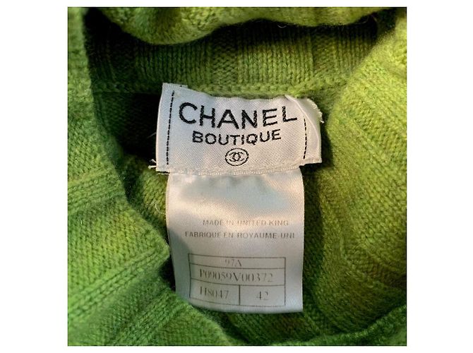Suéter de cuello alto de cachemira verde con punto de ochos y canalé Chanel de los 90 - vista 6