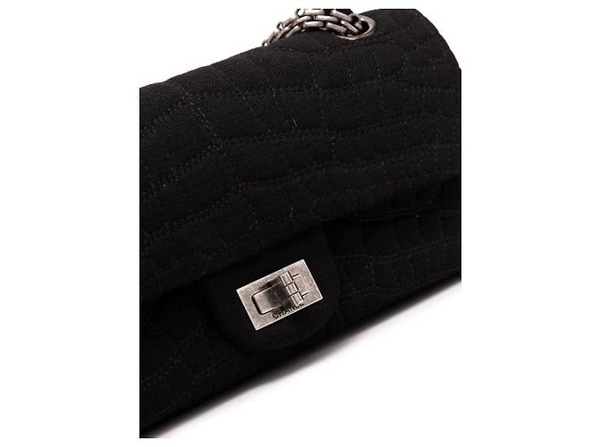 Borsa a tracolla Chanel Y2K in cotone matelassé nero con chiusura Mademoiselle - vista 6