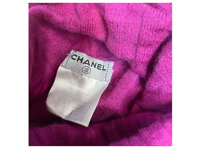 Chanel Y2K Cashmere Rollkragenpullover mit Rippenstruktur in Cyclamen Pink - Ansicht 6