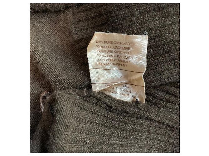 Chanel 80er Jahre brauner Oversized-Pullover aus Kaschmir mit goldener Logo-Knopf-Detail - Ansicht 10