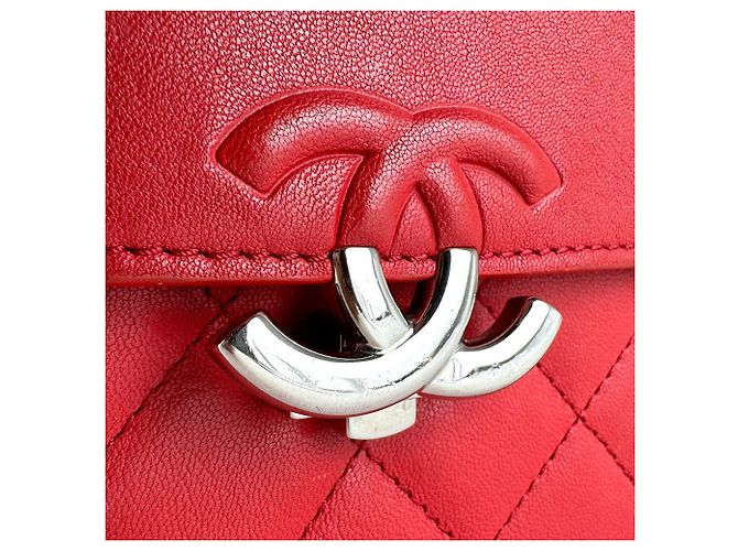 Borsa a tracolla in pelle rossa Chanel Rosso - vista 11
