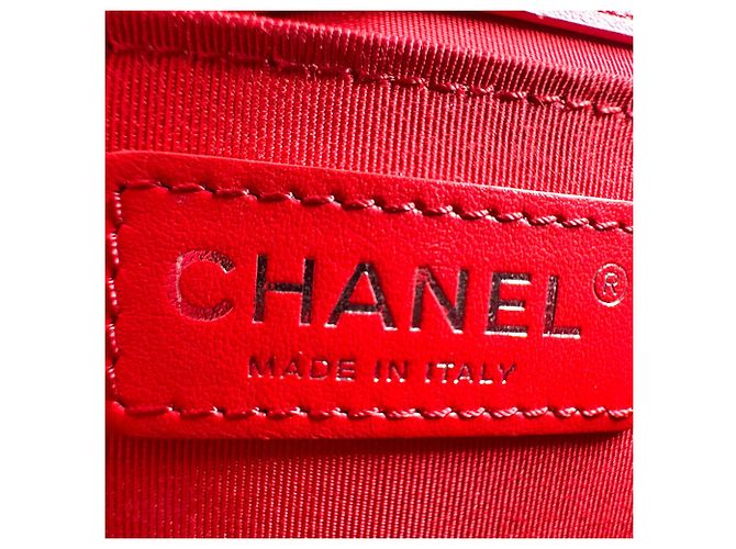 Borsa a tracolla in pelle rossa Chanel Rosso - vista 12