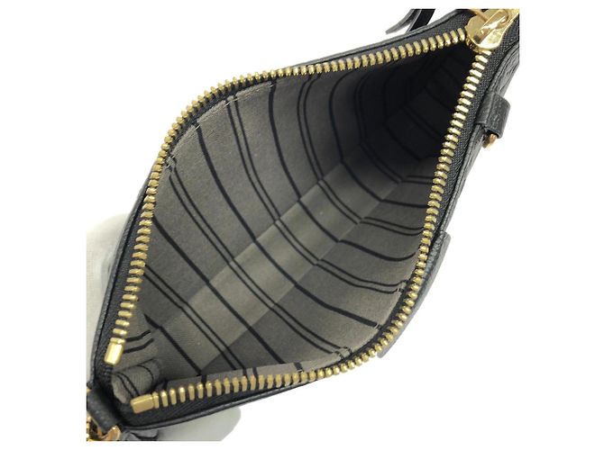 Pochette de mano Easy Monogram Empreinte Louis Vuitton Negro - vista 6