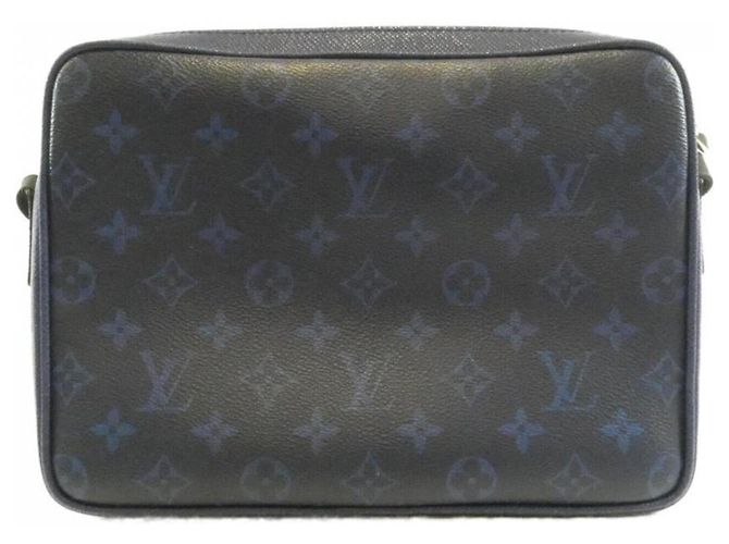 Louis Vuitton Taiga Rama Outdoor Messenger PM Blu - vista 2