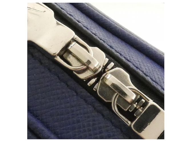 Louis Vuitton Taiga Rama Outdoor Messenger PM Blu - vista 5