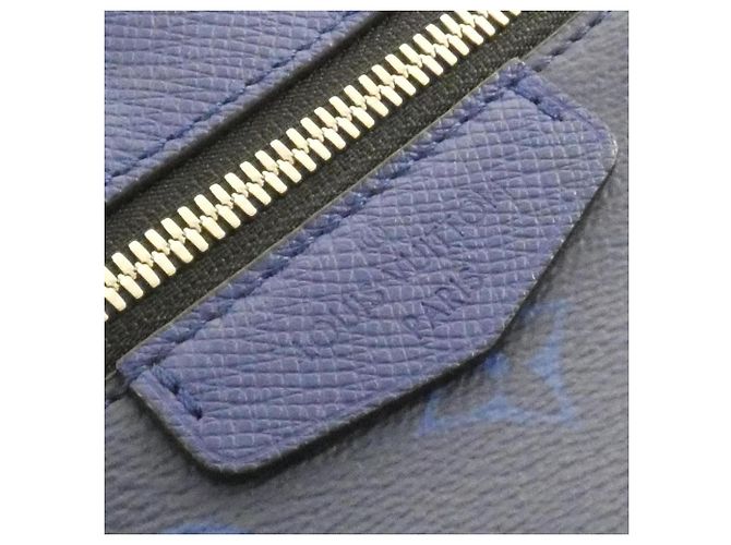 Louis Vuitton Taiga Rama Outdoor Messenger PM Blu - vista 6