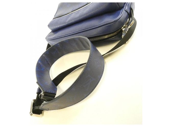 Louis Vuitton Taiga Rama Outdoor Messenger PM Blu - vista 7