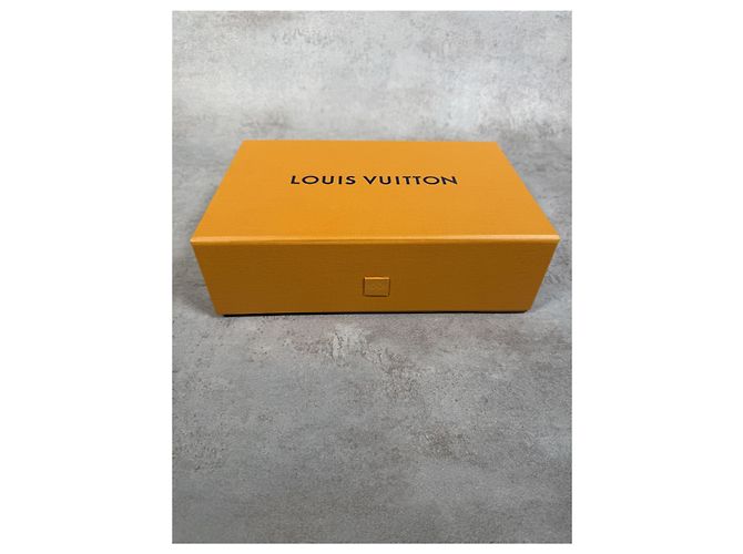 Louis Vuitton Trocadéro Wearable Wallet Monogram Surplus Khaki Verde Cachi - vista 12