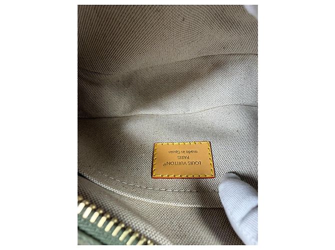 Louis Vuitton Trocadéro Wearable Wallet Monogram Surplus Khaki Verde Cachi - vista 2