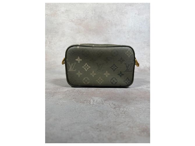 Louis Vuitton Trocadéro Wearable Wallet Monogram Surplus Khaki Verde Cachi - vista 6