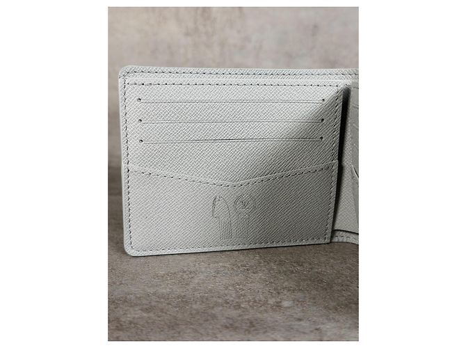 Louis Vuitton Slender Wallet Monogram Gradient Pharrell Williams FW25 White Multiple colors - view 11