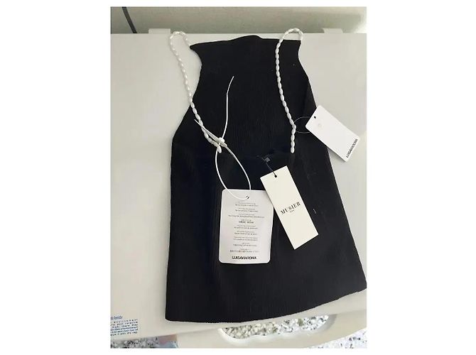 Autre Marque Musier schwarzes geripptes Strick-Top mit Perlenriemen - Ansicht 2