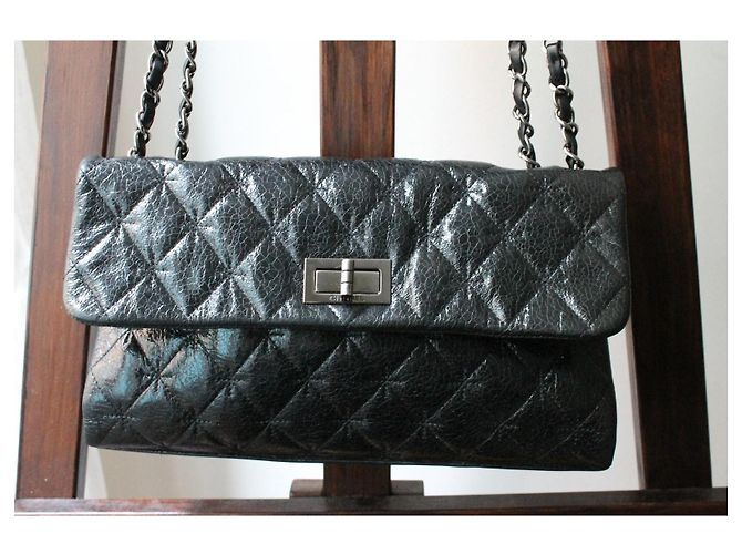 Chanel Borsa 2.55 in Pelle Craquelée Lucida Nero - vista 2