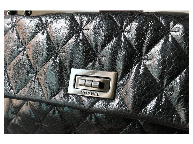 Chanel Borsa 2.55 in Pelle Craquelée Lucida Nero - vista 3