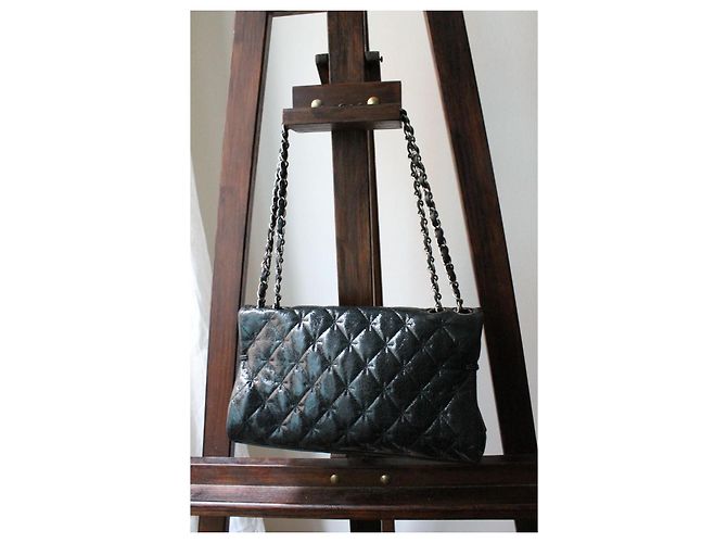 Chanel Borsa 2.55 in Pelle Craquelée Lucida Nero - vista 4