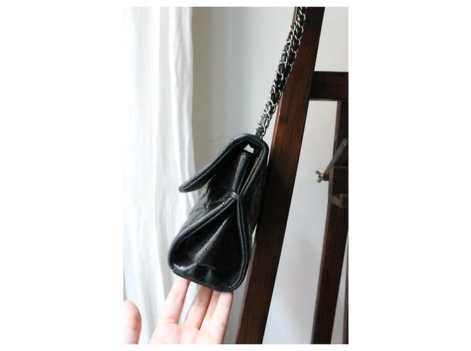 Chanel Borsa 2.55 in Pelle Craquelée Lucida Nero - vista 6