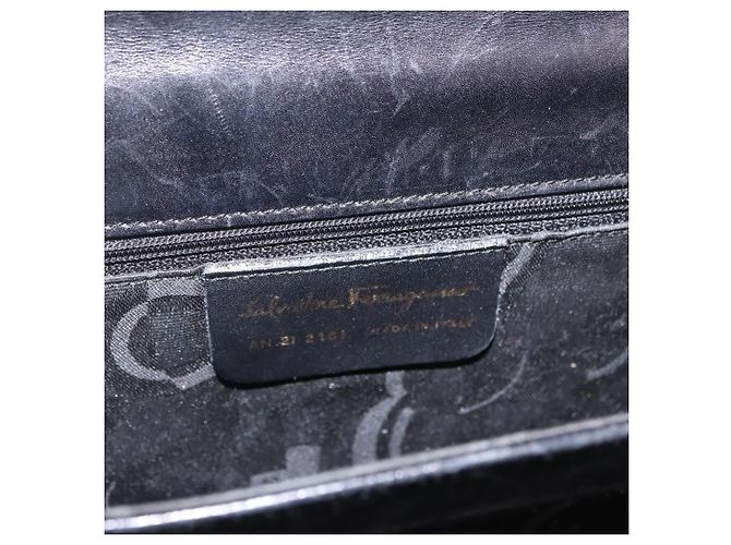 Borsa a Mano Salvatore Ferragamo Gancini in Pelle Nera e Oro Auth 183947 Nero D'oro - vista 16