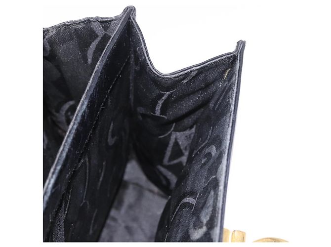 Borsa a Mano Salvatore Ferragamo Gancini in Pelle Nera e Oro Auth 183947 Nero D'oro - vista 18