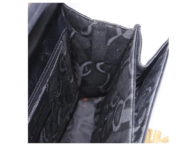 Borsa a Mano Salvatore Ferragamo Gancini in Pelle Nera e Oro Auth 183947 Nero D'oro - vista 21