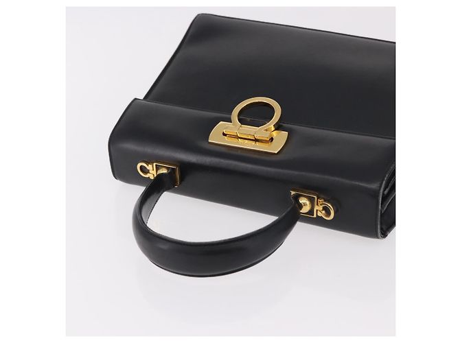 Borsa a Mano Salvatore Ferragamo Gancini in Pelle Nera e Oro Auth 183947 Nero D'oro - vista 6