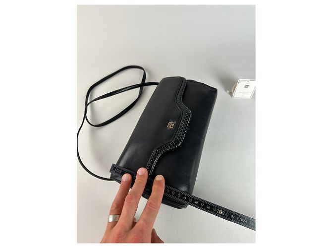 Vintage Givenchy Schultertasche aus geflochtenem Leder Schwarz Gold - Ansicht 12