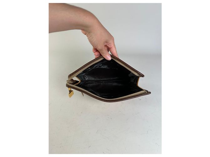 Clutch vintage Loewe in pelle granulata Tan Brown Oro Cammello - vista 3
