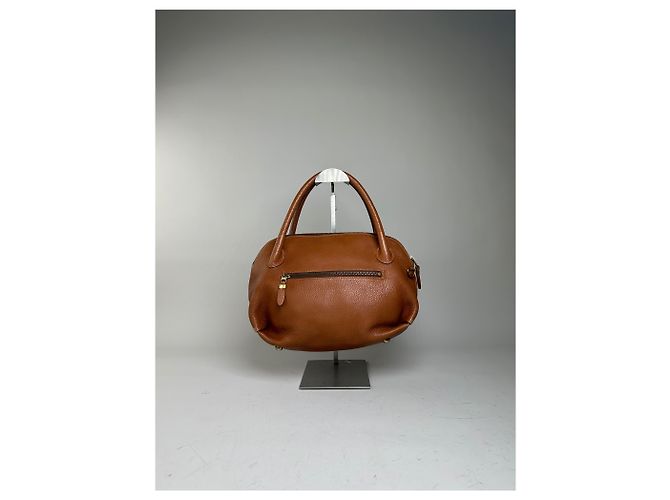 Vintage Givenchy Schultertasche aus genarbtem Leder Braun Gold - Ansicht 2