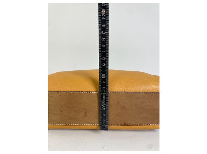 Beauty case in pelle vintage Loewe Giallo Oro - vista 13