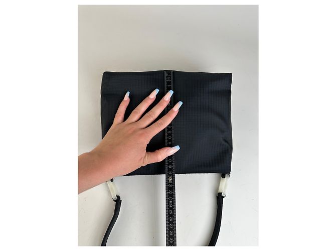 Vintage Givenchy Nylon Schultertasche Schwarz Silber - Ansicht 13
