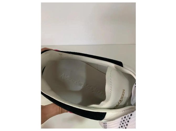 Alexander McQueen Baskets Oversized Cuir Blanc et Daim Noir - vue 3