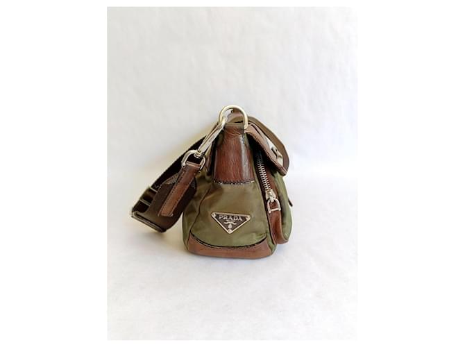Borsa a tracolla Prada in nylon e pelle marrone e verde - vista 2