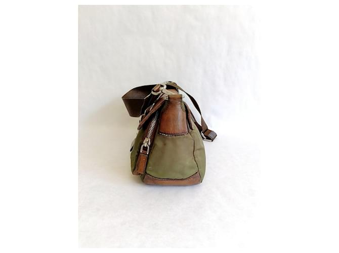 Borsa a tracolla Prada in nylon e pelle marrone e verde - vista 4