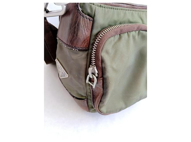 Borsa a tracolla Prada in nylon e pelle marrone e verde - vista 7
