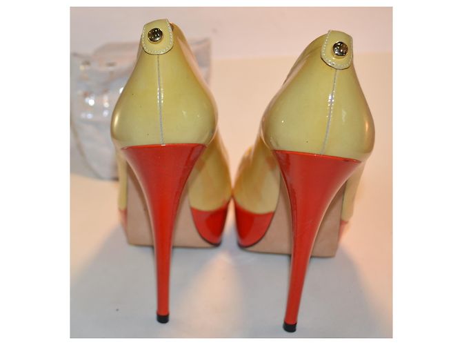 Stuart Weitzman Décolleté Peep-Toe Gialle e Rosse Rosso Giallo - vista 3