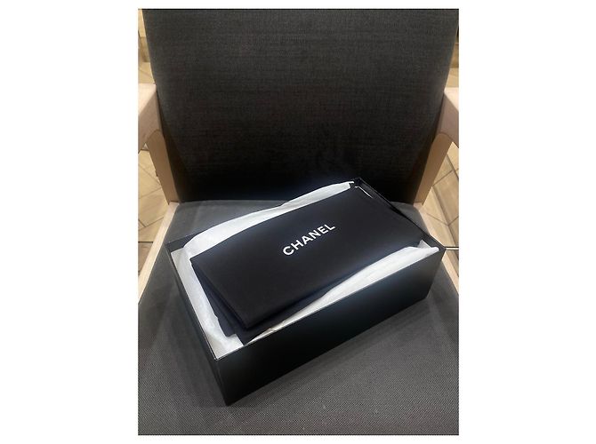 Espadrilles Chanel in pelle trapuntata bianco e nero - vista 6