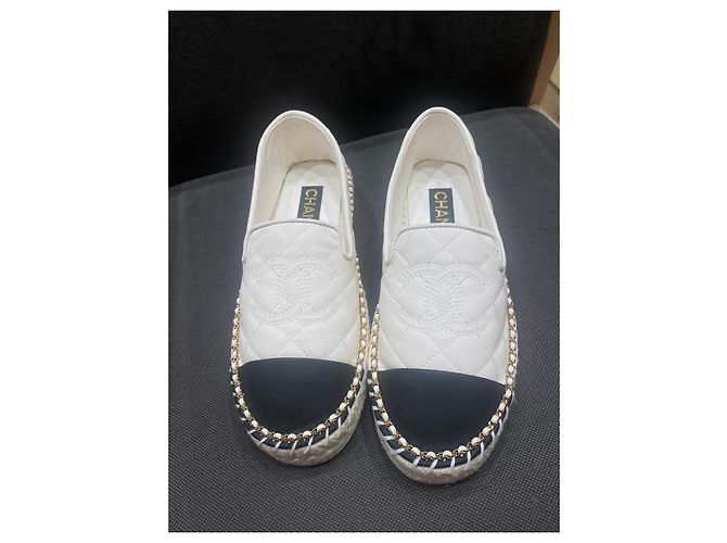 Espadrilles Chanel in pelle trapuntata bianco e nero - vista 7