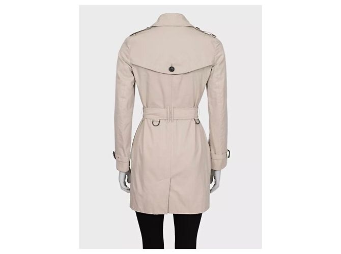 Gabardina corta beige Burberry con cinturón EU32/XXS De segunda mano - vista 3