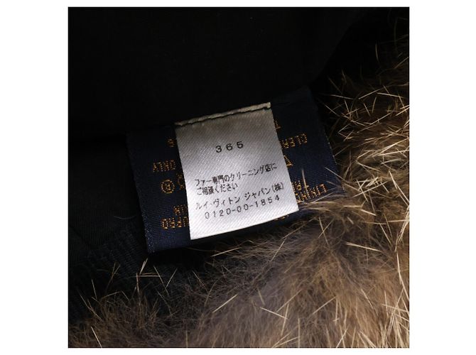 Cappellino Louis Vuitton in nylon e pelliccia di coniglio nero - vista 9