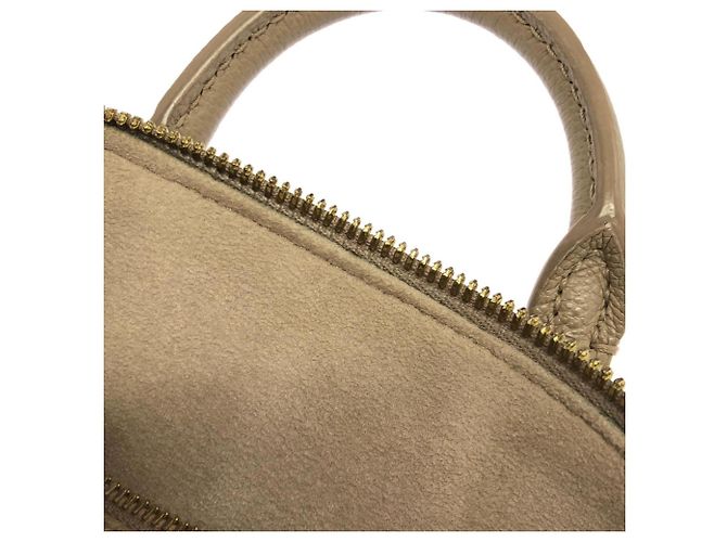 Borsa a Spalla Louis Vuitton Bicolor Monogram Empreinte Papillon BB Grigio Crudo - vista 8