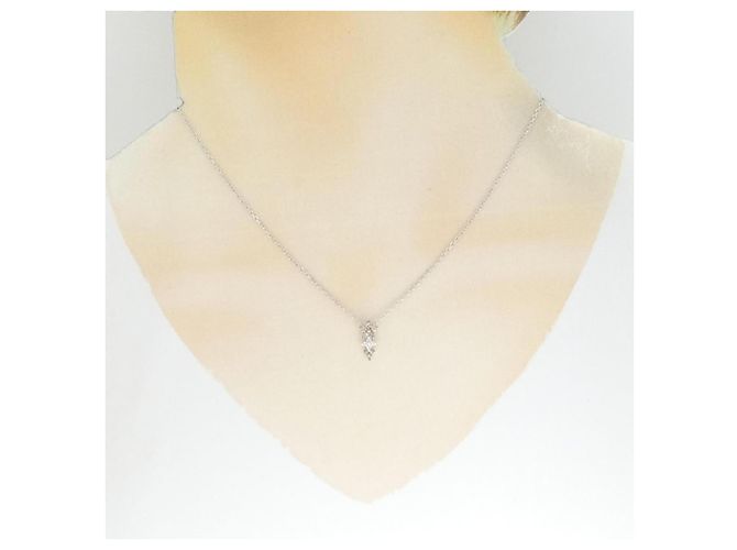Autre Marque Collana a Fiore in Oro Bianco e Diamanti Au750 Argento - vista 6