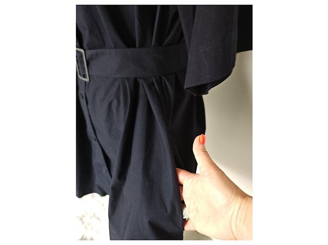 COS Schwarzes Hemdkleid mit Gürtel - Ansicht 16