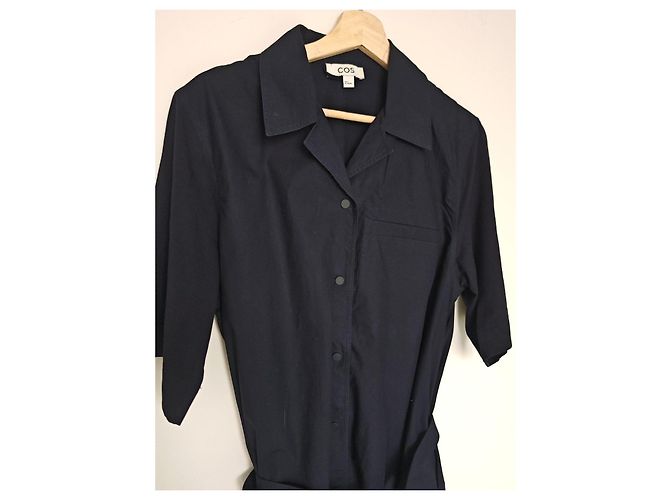 COS Schwarzes Hemdkleid mit Gürtel - Ansicht 2