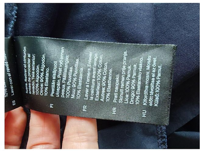 COS Schwarzes Hemdkleid mit Gürtel - Ansicht 20