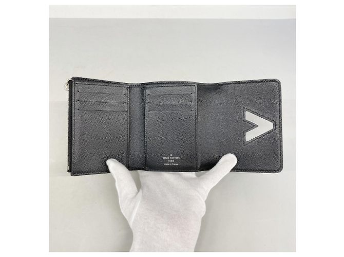 Louis Vuitton Epi Portefeuille Twist Compact Wallet Preto - vista 3