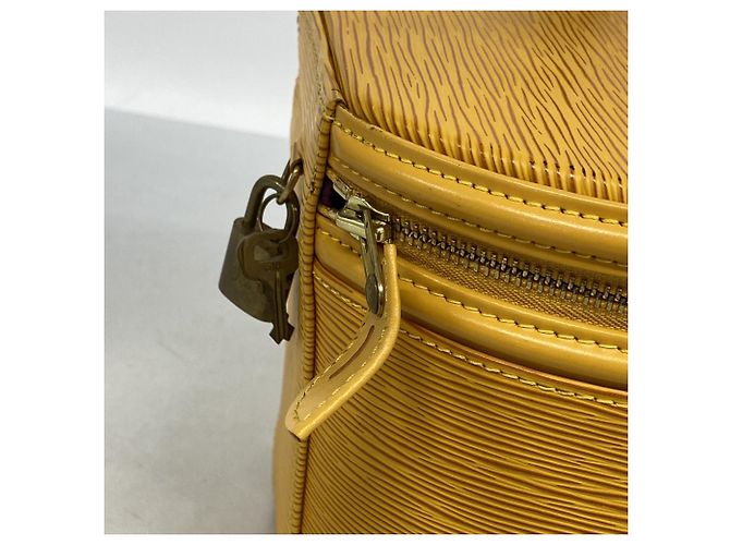 Borsa Louis Vuitton Epi Cannes Giallo - vista 7