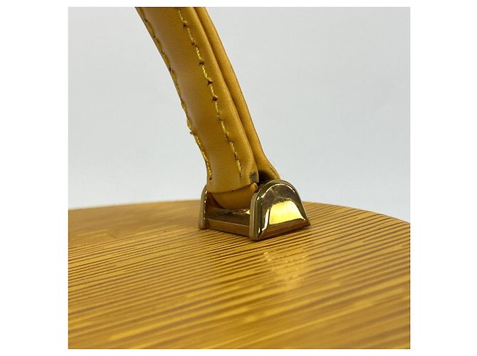 Borsa Louis Vuitton Epi Cannes Giallo - vista 9