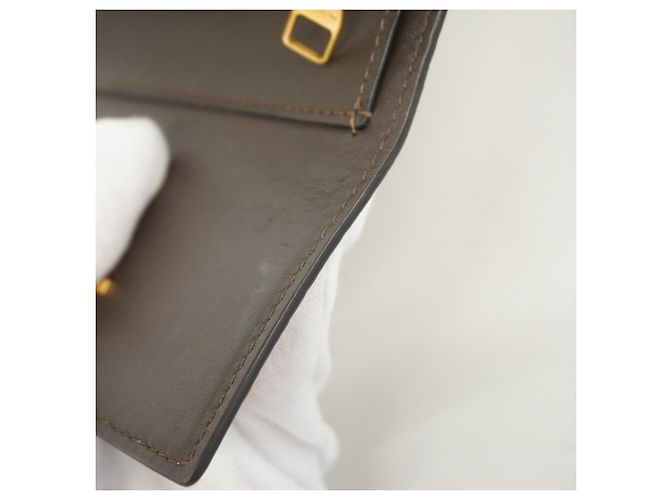 Cartera Louis Vuitton Portefeuille Capucines Compact Plegable - vista 5